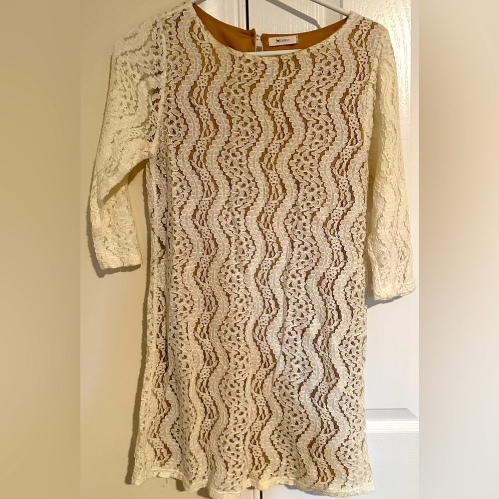Everly White‎ Floral Lace 3/4 Sleeve Shift Dress Tan Lining D5764 Small